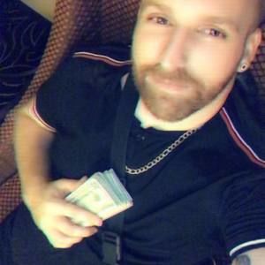 Meet your Posher, Adam